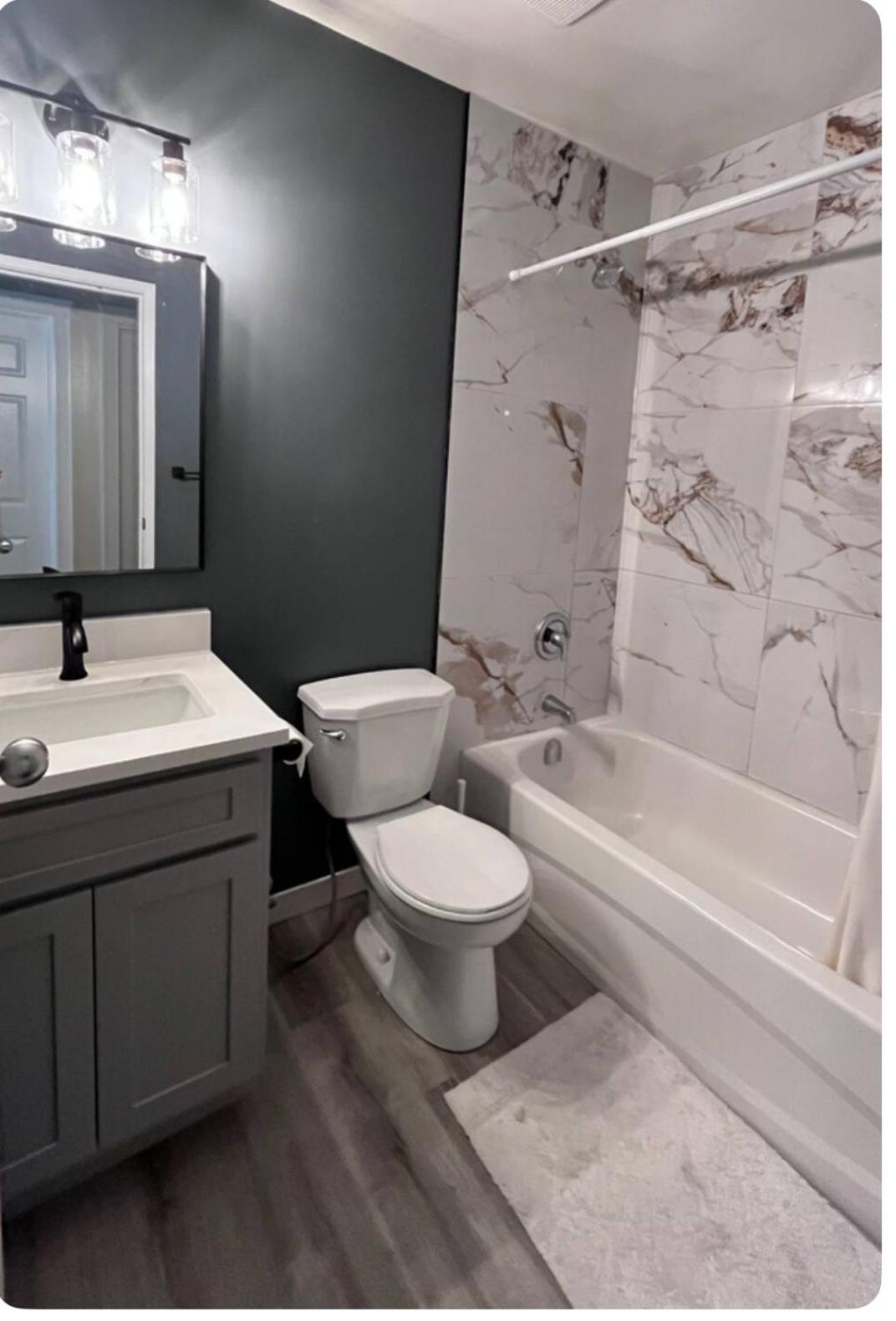 Gorgeous House&30 Second Bus Station Close C-Train& Free Parking YYC Eksteriør bilde