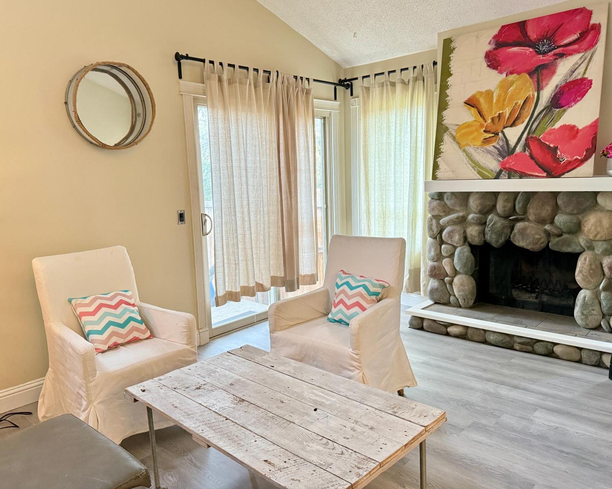 Gorgeous House&30 Second Bus Station Close C-Train& Free Parking YYC Eksteriør bilde